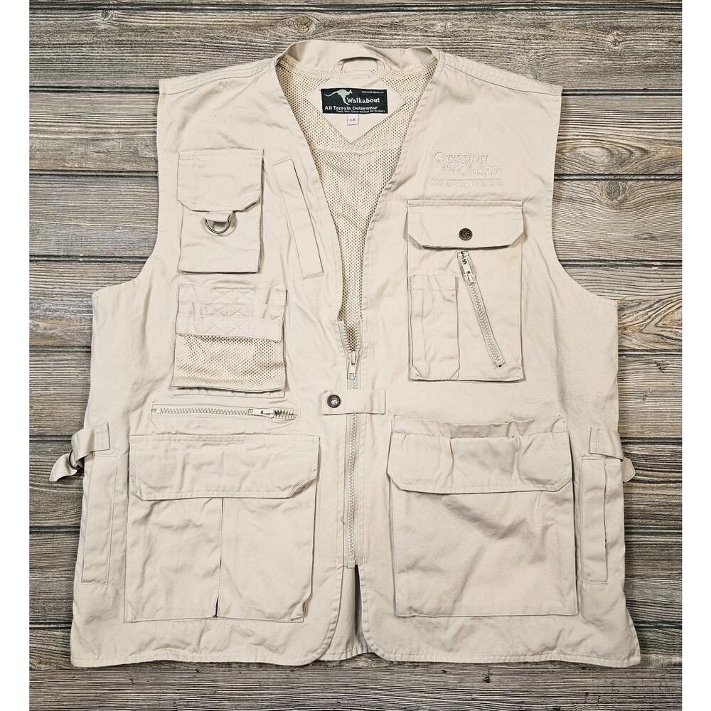 Walkabout Safari Vest Men’s L Tan Pockets Fishing Hunting Outdoor Tactical Khaki